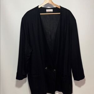 Elegant Black 100% wool Women's Blazer